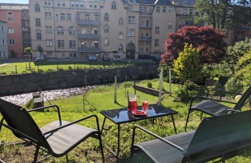 Sebnitz Apartment | F1 - Urlaubsmagie - Helle Wohnung mit Sauna & Pool