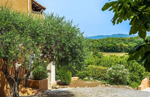 Figanieres Apartment | F2 - Air-conditioned apartment for 2 to 4 people