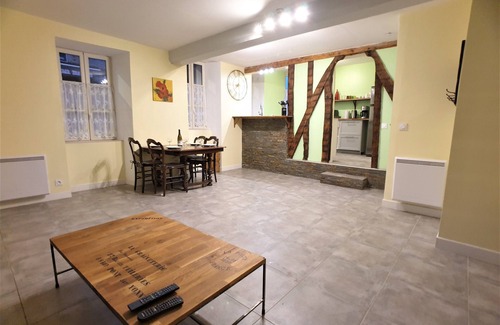 Pont-sur-Yonne Apartment | F2 in the heart of town with troglodyte room