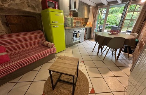 Behobie Cottage | F3 ds seventeenth century Basque farmhouse charming property of 3 hectares