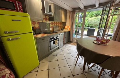 Behobie Cottage | F3 ds seventeenth century Basque farmhouse charming property of 3 hectares