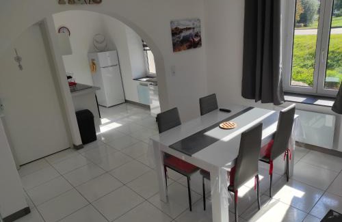 Domvallier Apartment | F3 meublés proche du circuit automobile International et du karting de Juvaincourt