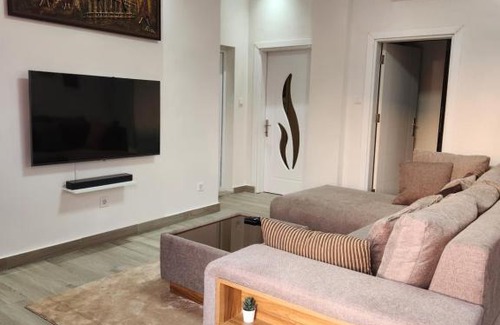Point E Apartment | F3 Penthouse Point E