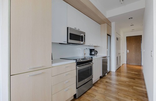 Navy Yard Apartment | Fab Navy Yard Jr 1BR w/Gym & W/D, near Entertainment, by Blueground