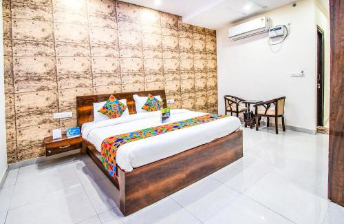 Lucknow Hotel | FabExpress Elysian Grand - 3 kms from Chaudhary Charan Singh International Airport Lucknow