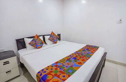 Royapettah Hotel | Fabexpress Lloyds Inn I