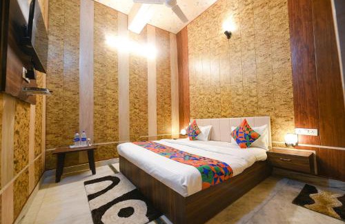 Faridabad Hotel | FabExpress The Grand Palace Near Fortis Escort Hospital