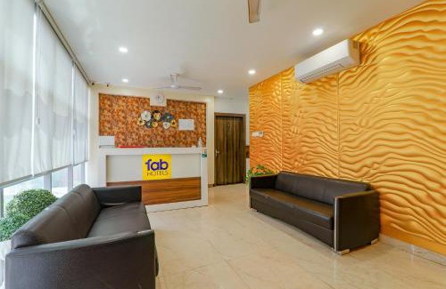 Kanpur Hotel | FabExpress The Mall Inn