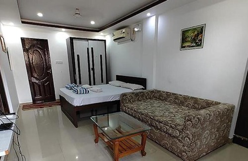 Nerul Hotel | FabExpress Vaibhav Guest House