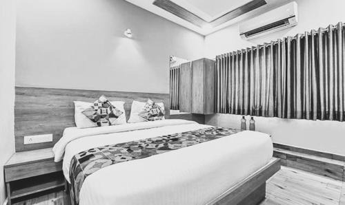 Ahmedabad Hotel | FabHotel Gokul Villa