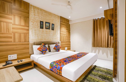 Ahmedabad Hotel | Fabhotel Kingsway