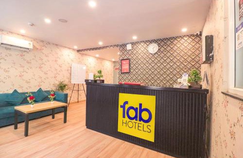 Sector 14 Hotel | FabHotel Pantao Stays