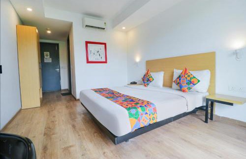 Sector 14 Hotel | FabHotel Pantao Stays