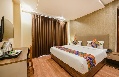 Dwarka Hotel | Fabhotel Prime Blest Park