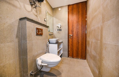 Dwarka Hotel | Fabhotel Prime Blest Park