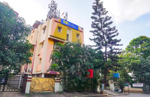 Pimpri - Chinchwad Hotel | FabHotel Shree Swami, Nr Bird Valley Udyan