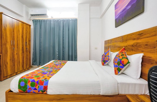 Kopar Khairane Hotel | Fabhotel Wellax 24 Service Apartments