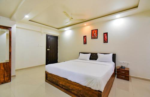 Nanded Hotel | FabHotel White House - Nr Sinhagad speciality Hospital