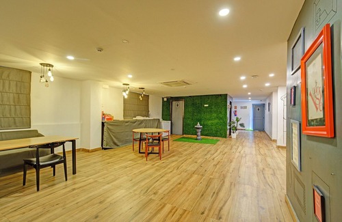 Hyderabad Hotel | Fabhotel White Ridge Shivam