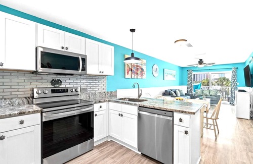 Orange Beach Condo | Fabulous 2-bedroom/2 bathroom condo beachside near Flora-Bama