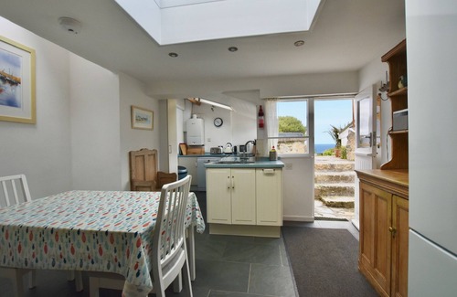 St Ives Cottage | Fabulous 3 Bed Cottage With Parking And Garden Overlooking Porthgwidden Beach
