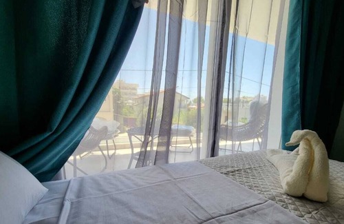 Larnaca City Centre Apartment | Fabulous 3-bedroom apartment in the heart of Larnac