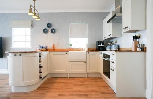 Longrock Apartment | Fabulous 3-bedroom home across St Michaels Mount