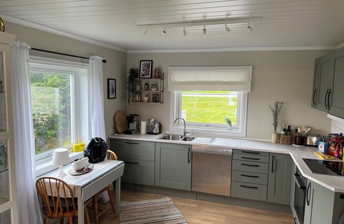 Haram Villa | Fabulous 4-bedroom villa with AC in Møre og Romsdal, boat available