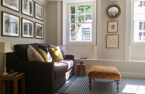 St Aubin Apartment | Fabulous Apartment in Historic House in St Aubin
