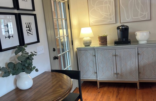 Market District Cottage | Fabulous Bungalow, 1 block from 5th Street Market