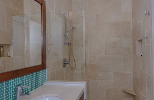 Los Zacatitos House | Fabulous Contemporary Getaway / 360 Degree Views / Beach / Pool