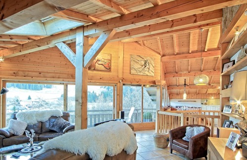 Seytroux Ski Chalet | Fabulous Living with Jacuzzi/Sauna and specatcular views Nr Morzine.
