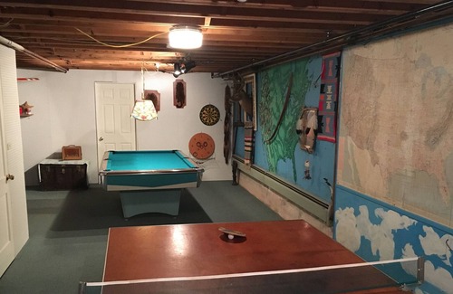 Honesdale House | Fabulous Mid-Century Modern family home in the Poconos