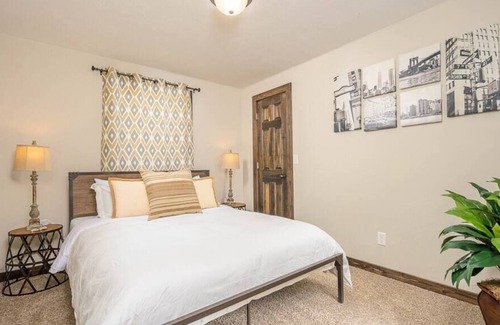 Appleton House | 𝑭𝒂𝒃𝒖𝒍𝒐𝒖𝒔 𝒐𝒏 𝑭𝒓𝒆𝒎𝒐𝒏𝒕 2 bedroom