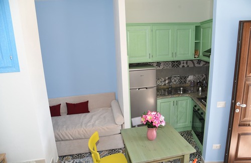 Posada Apartment | Fabulous studio in the historical center of Posada, with splendid sea view.