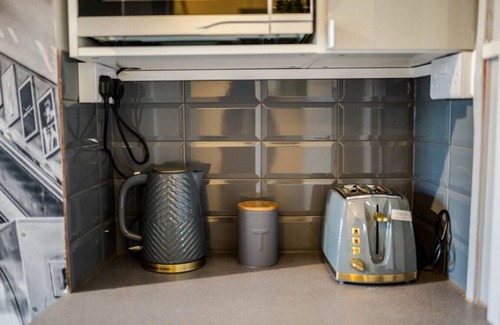 Hillrise Apartment | Fairbridge 2A.