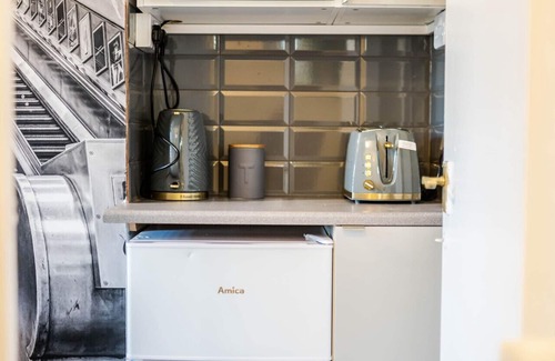 Hillrise Apartment | Fairbridge 2A.