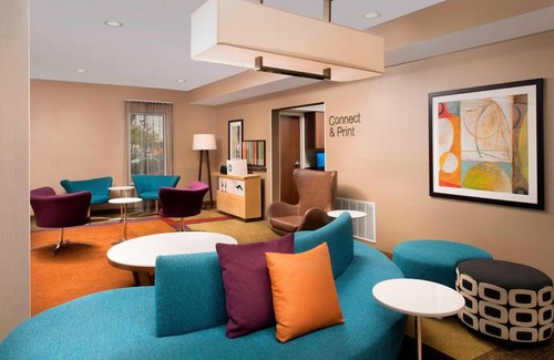 Victory Hills Hotel | Fairfield Inn & Suites Albuquerque Airport