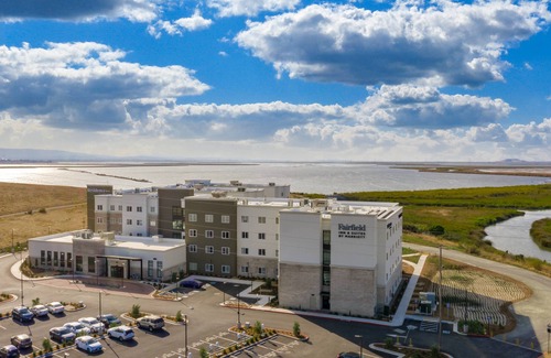 Alviso Hotel | Fairfield Inn & Suites by Marriott San Jose North/Silicon Valley