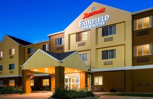 Oshkosh Hotel | Fairfield Inn & Suites Oshkosh