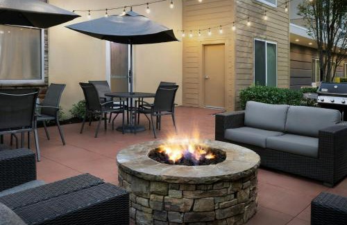 Fayetteville Hotel | Fairfield Inn & Suites by Marriott Fayetteville North