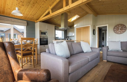 Kilgetty Ski Chalet | Fairground Pet Friendly Lodge