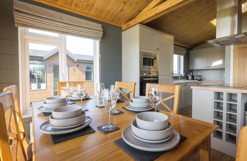 Kilgetty Ski Chalet | Fairground Pet Friendly Lodge