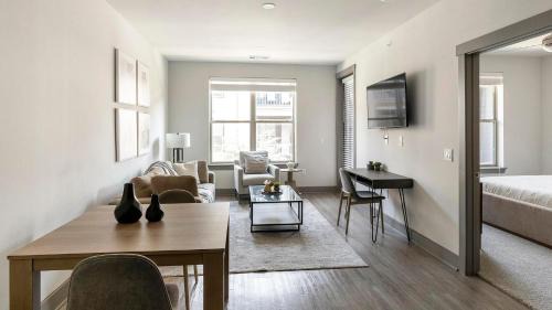 McKinney Apartment | Fairview Apartments by Landing