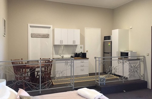 Northam House | Fairway Manor Accommodation