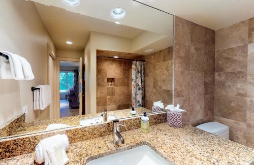 Elkhorn Village Hotel | Fairway Nine 4365