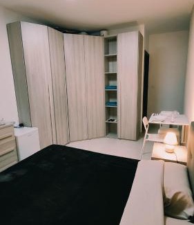 Luqa House | Fairwinds - Double Room with Ensuite - Luqa Airport - Self Check In & Out available