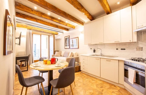 Historic Center Apartment | Falegnami Boutique Suites Entire Palace