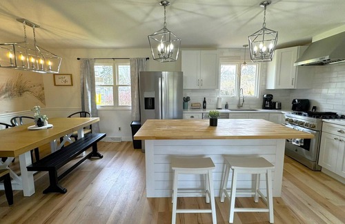 Stevensville House | Fall 2 nt min Serene home heated pool close to wine trail large fenced yard