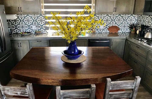 El Pescadero House | Fall asleep to Ocean Waves; Awaken to Birdsong